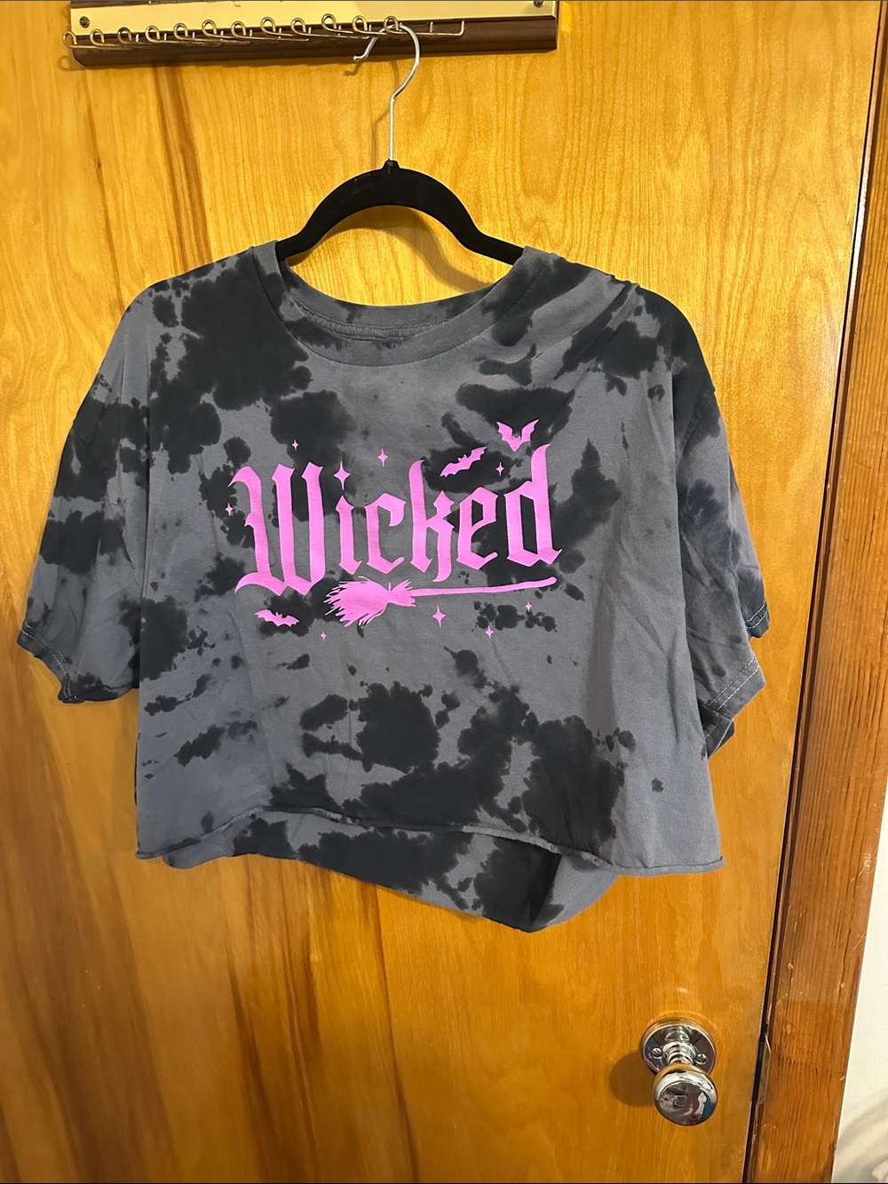 Spirit Halloween Cropped Tee